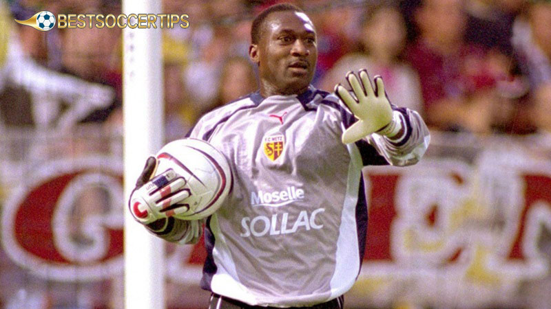 Top 10 best goalkeeper in Africa: Jacques Songo'o