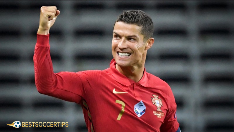 Best long-range shooters in football history: Cristiano Ronaldo (Al-Nassr), CF; longest goal range: 32 meters