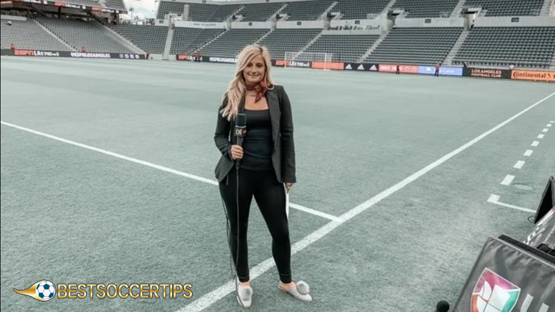 Sports reporters female: Leeann Tweeden