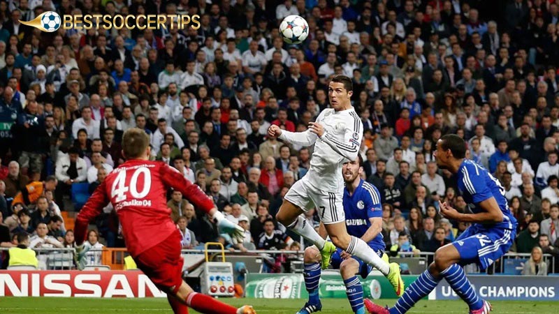 Highest jumper in football: Cristiano Ronaldo vs Osasuna (2.44m)