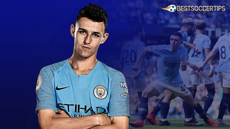 Left foot players in football: Phil Foden
