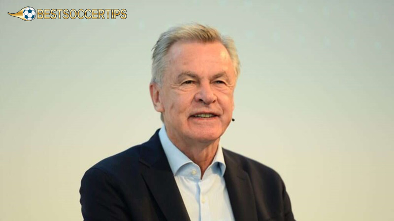Manager with most trophies in football: Ottmar Hitzfeld (28 titles won)