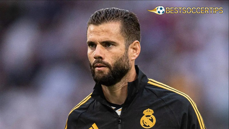 Football players with number 6: Nacho (Real Madrid)