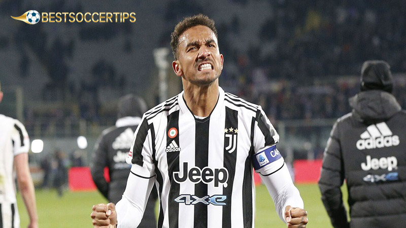 Number 6 football players: Danilo (Juventus)