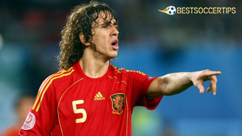 Famous soccer players with the number 5: Carlos Puyol