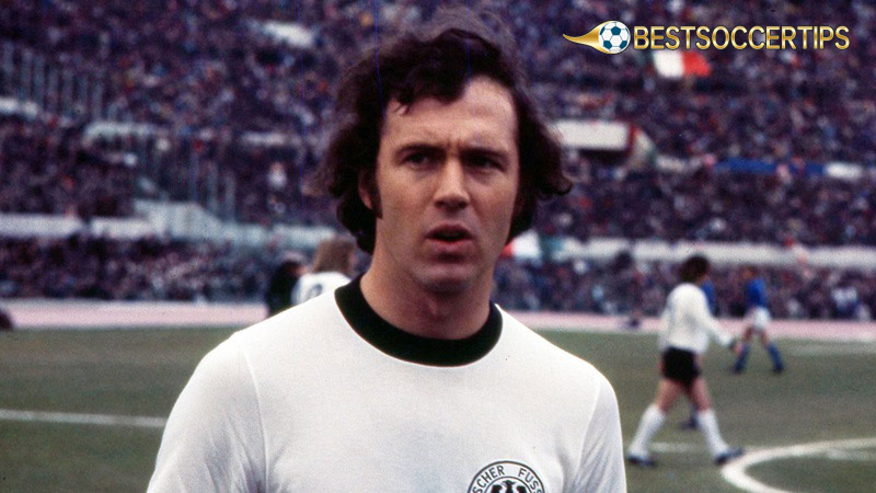 Best number 5 in football: Franz Beckenbauer
