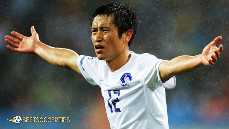 Best south Korean soccer player: Lee Young-pyo (1999-2011, 127 caps, 5 goals)