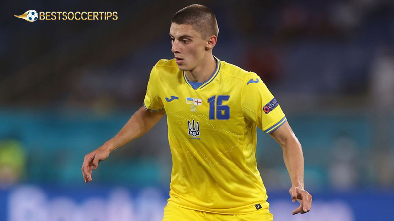 Best Ukraine soccer player: Vitaliy Mykolenko