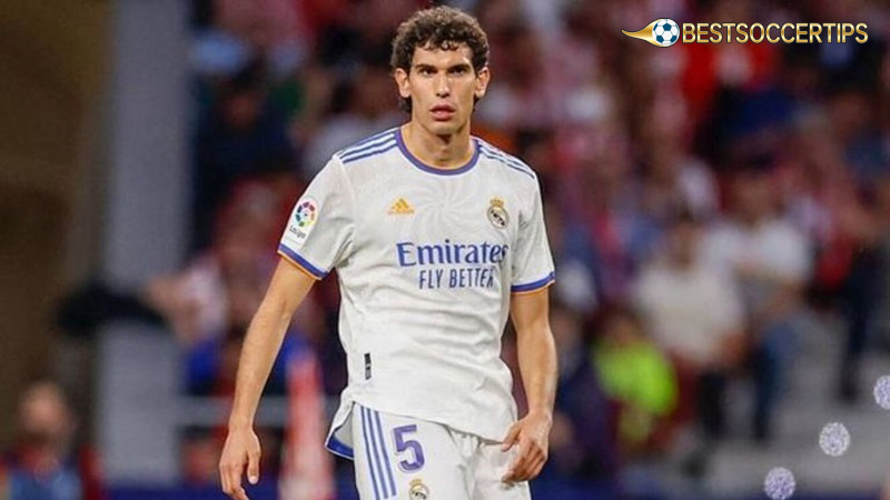 Soccer players with number 25: Jesús Vallejo (Real Madrid)