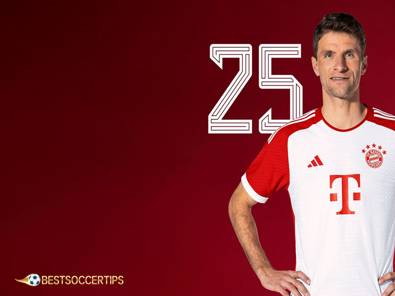 Football players with number 25: Thomas Muller (Bayern Munich)