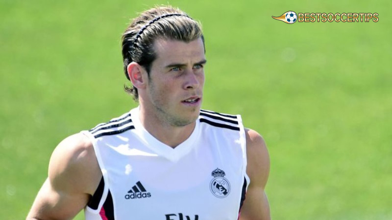 Headband for soccer players with long hair: Gareth Bale