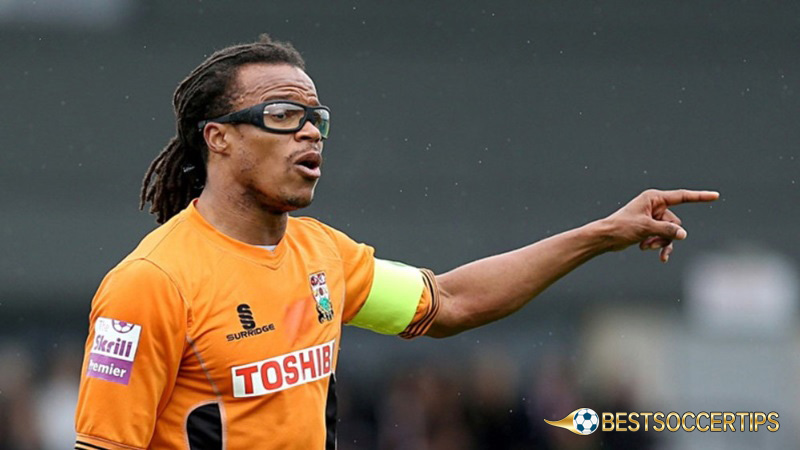 Most red cards in football match: Central Midfielder - Edgar Davids (25 red cards)
