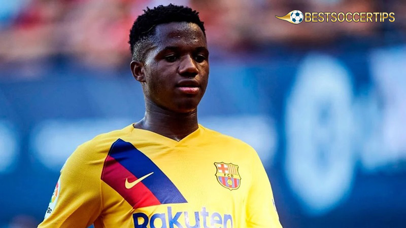 Youngest player in FC Barcelona: Ansu Fati (16 years, 9 months, 25 days)