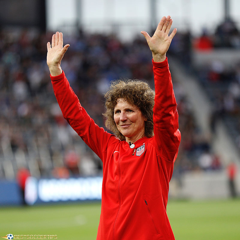 Michelle Akers - Best female football player