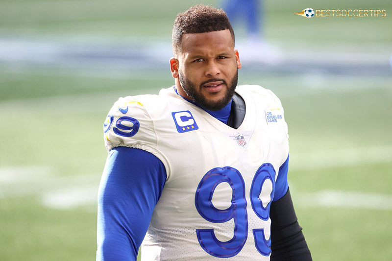 Who is the best defensive player in the nfl - Aaron Donald
