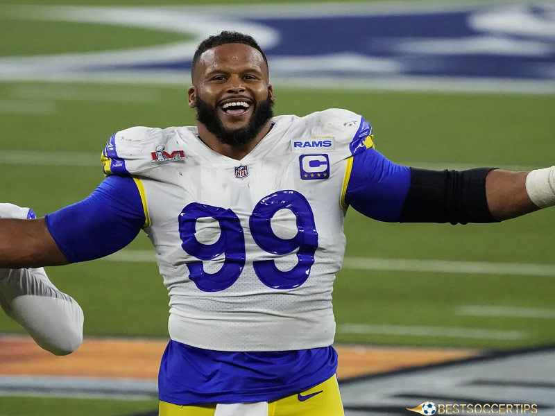 Who is the best player in nfl history - Aaron Donald