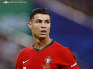 How many trophies does Ronaldo have?