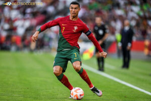 How many trophies does Ronaldo have?