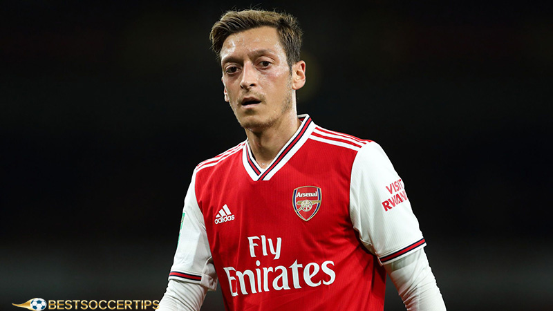 Mesut Ozil - Charitable football players