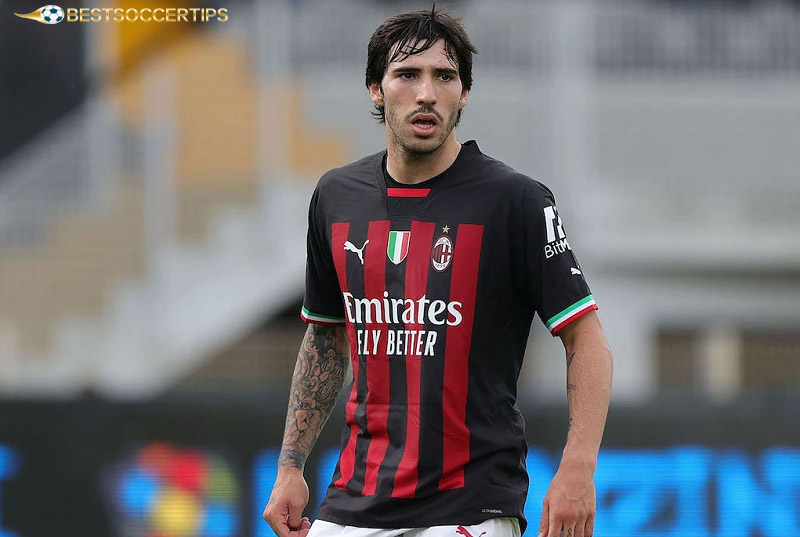 Sandro Tonali - Top ten best young players in the world