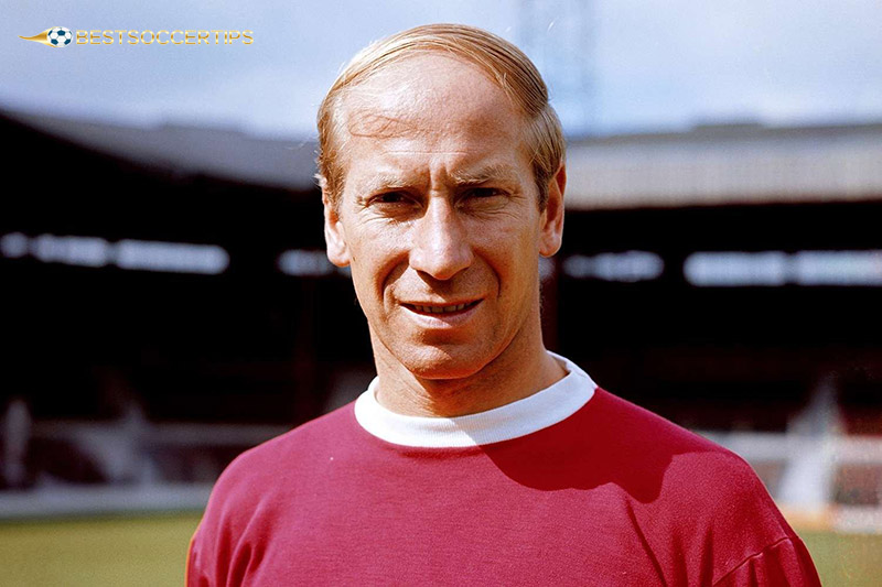 Sir Bobby Charlton - Famous bald football players