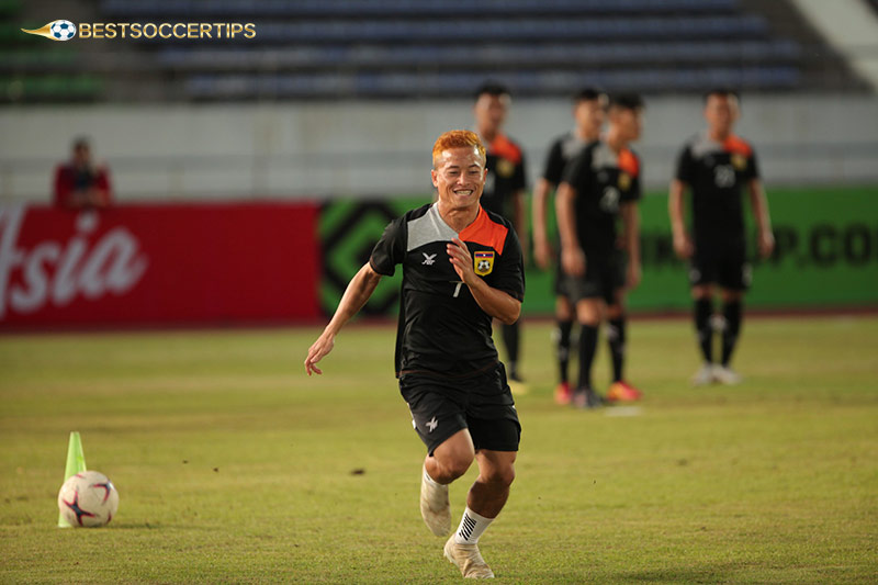 Soukaphone Vongchiengkham - The shortest football player in the world​