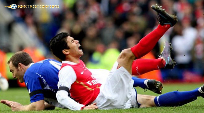 Who is the most injured football player​ - Eduardo da Silva