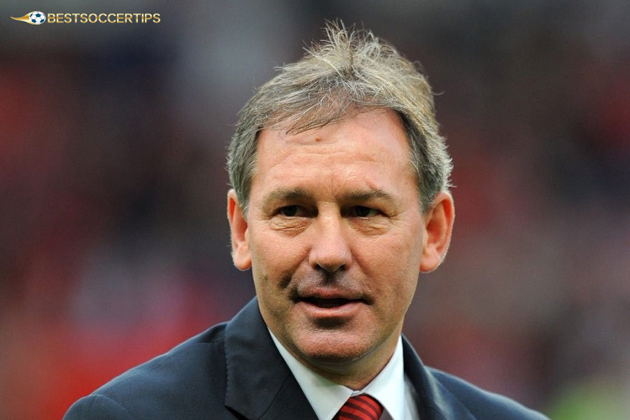 Bryan Robson - Greatest captain of all time in football