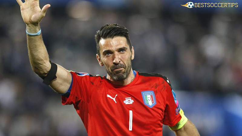 Gianluigi Buffon - Top retired football players