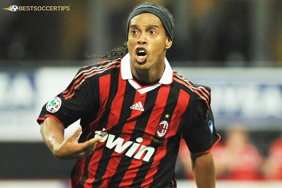 Learn about when did Ronaldinho start playing soccer?