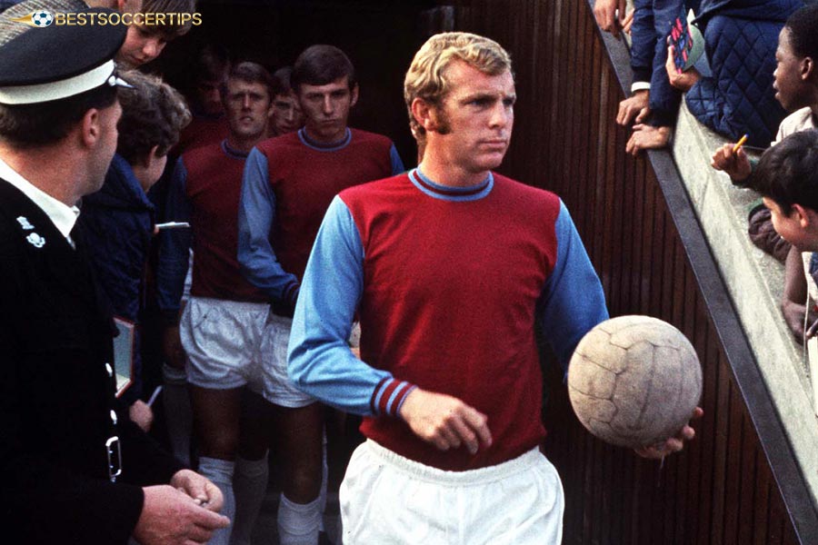 Sir Bobby Moore - Greatest football captains of all time