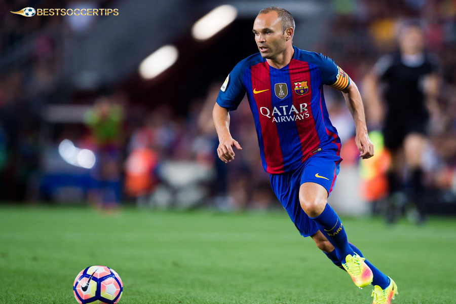 Who is the most educated footballer in the world - Andres Iniesta 