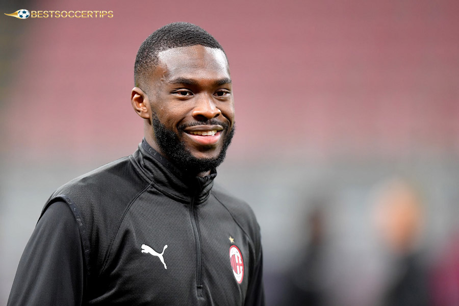 Who is the most educated footballer in the world - Fikayo Tomori