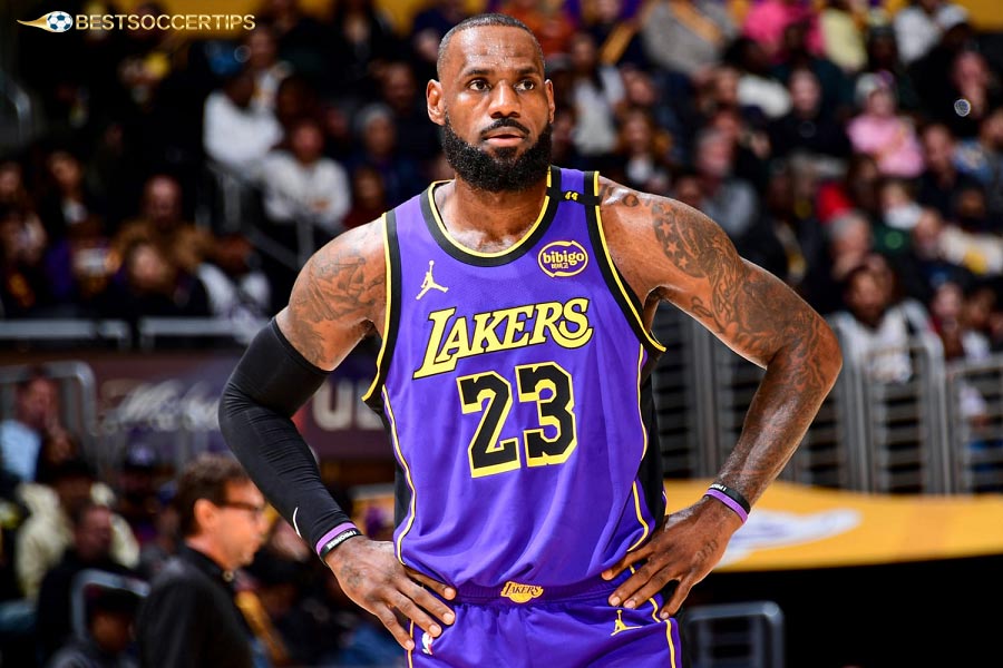 LeBron James - Top NBA players salary