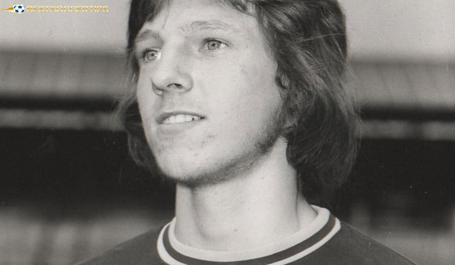 Alvin Martin – Steel center back, mainstay for more than two decades