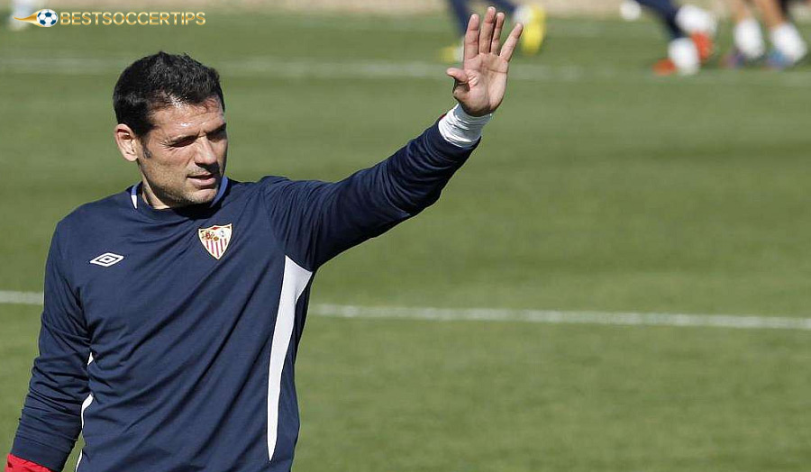 Andrés Palop - The excellent goalkeeper who shaped a solid defense and team spirit