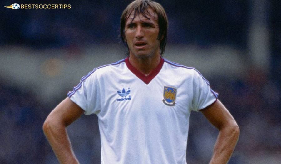 Billy Bonds – The Immortal Warrior with 799 Appearances and Two FA Cups