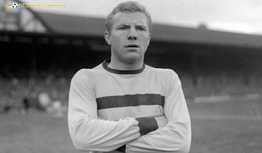 Bobby Moore – The greatest defender in history, the eternal leader of the Three Lions and West Ham