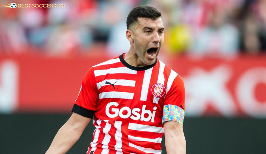 Borja Garcia – Technical midfielder, creates many dangerous passes and changes the game
