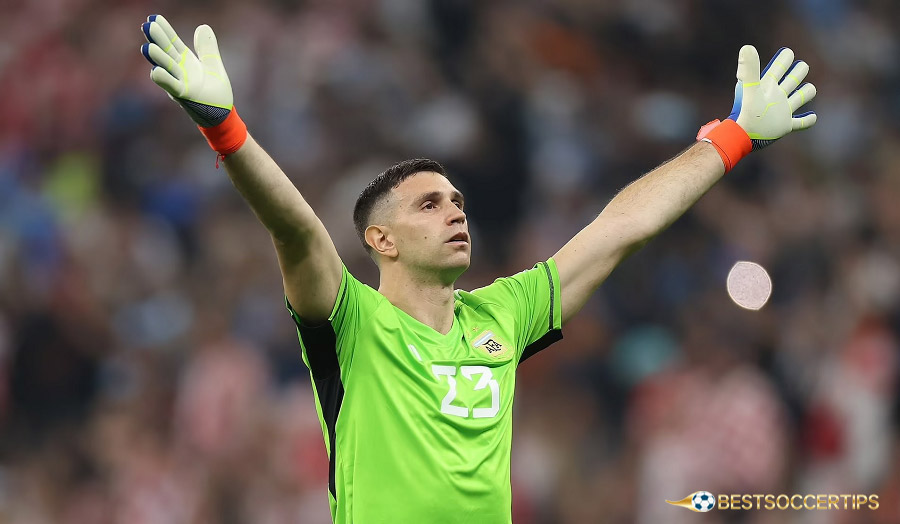 Emiliano Martínez - The hero in goal, bringing glory to both Villa and Argentina
