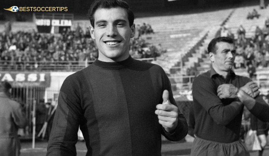 Ezio Pascutti - Bologna's top scorer with Serie A consecutive goalscoring record