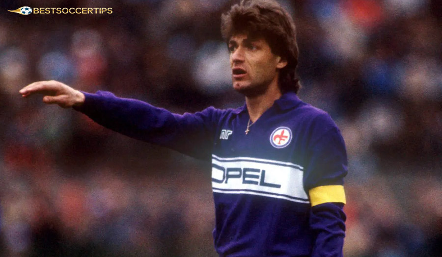 Giancarlo Antognoni – Central architect, regulating the pace of the match