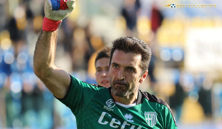 Gianluigi Buffon - The immortal symbol in Parma's goal