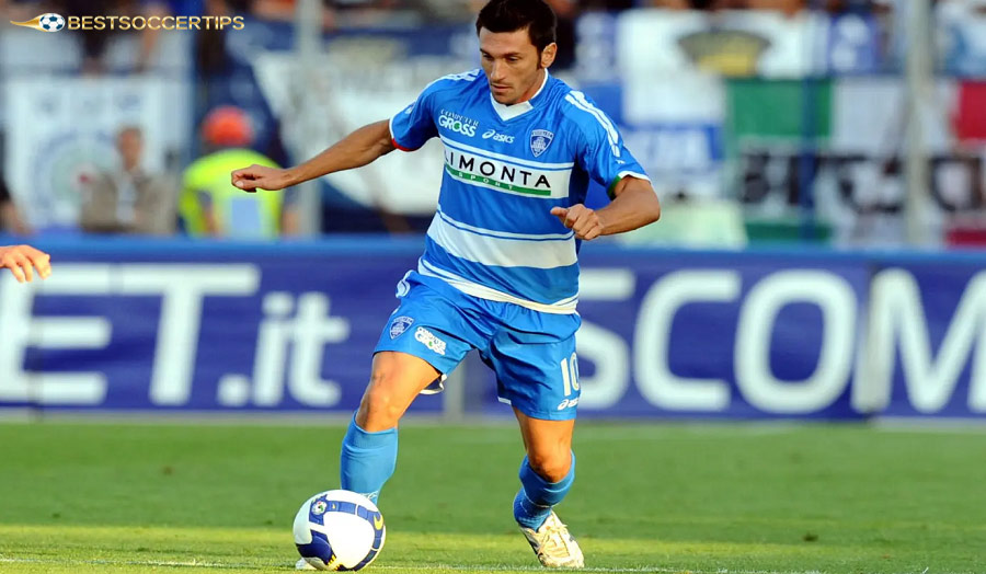 Ighli Vannucchi - Creative central midfielder, accurate passer and effective tempo controler
