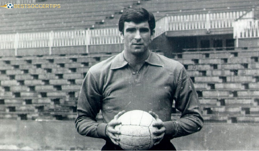José Ángel Iribar - The eternal symbol of stability and class in the goal
