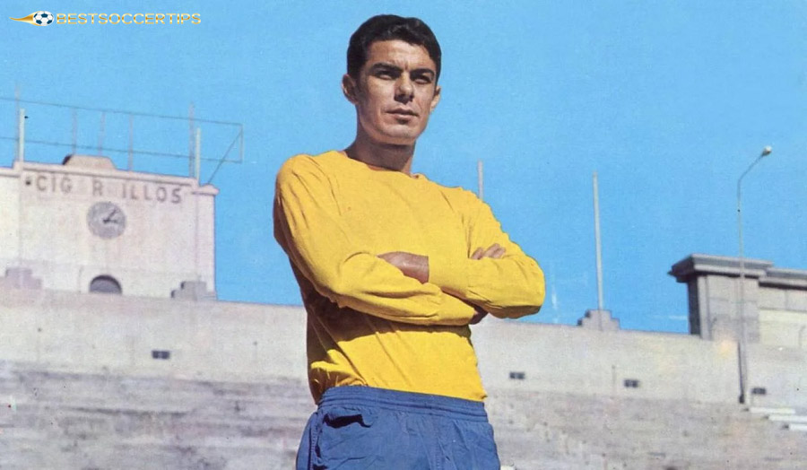Juan Guedes - Hardworking midfielder, keeps the rhythm of the game and operates the team stably
