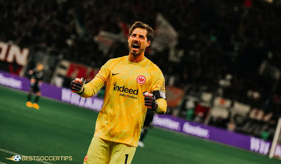 Kevin Trapp – Excellent goalkeeper with many decisive saves in the 2021–22 Europa League campaign