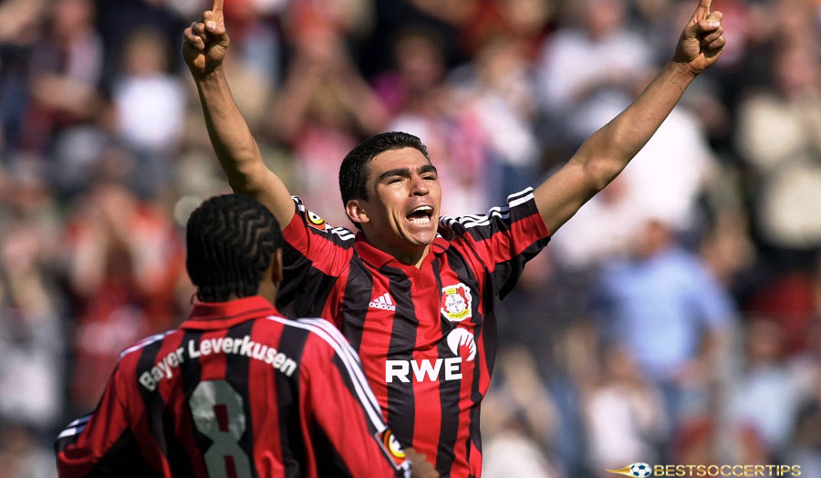 Lucio – Strong, solid centre-back with impressive aerial ability