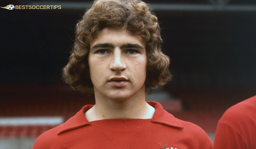 Martin O'Neill – Talented central midfielder, contributing to the team's stable and successful playing style