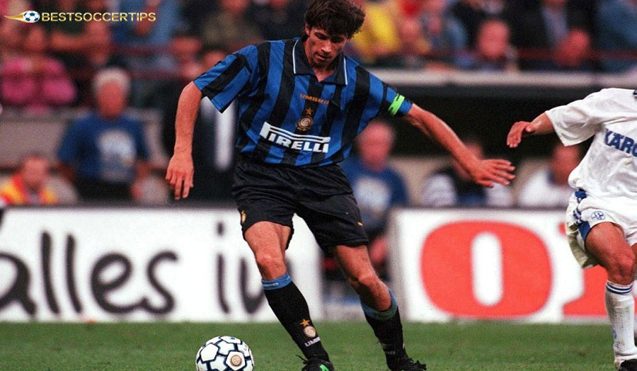 Massimo Paganin – Experienced defender with solid defensive ability and good reading of the game